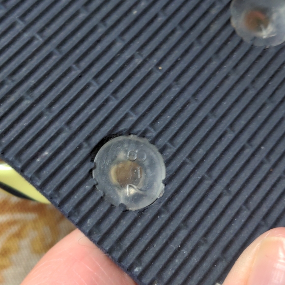 Very Bradley flip flops pineapple 🍍 7-8 - Picture 3 of 4